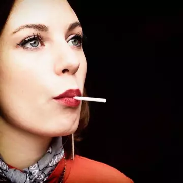 The bandana grey light of Adelaide Chabannes de Balsac on the account Instagram of @therapietaxi