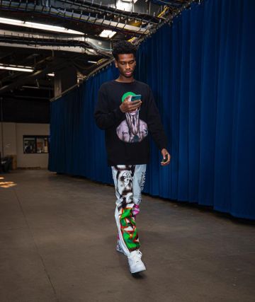 The pants Goretex graffiti off-white Shai Gilgeous-Alexander on the account Instagram of @leaguefits