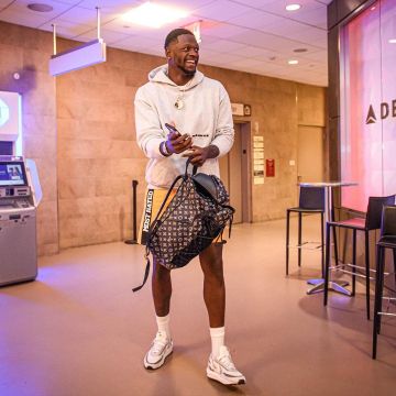 Sneakers Nike LD Waffle Cardigan Summit White Julius Randle on the account Instagram of @leaguefits