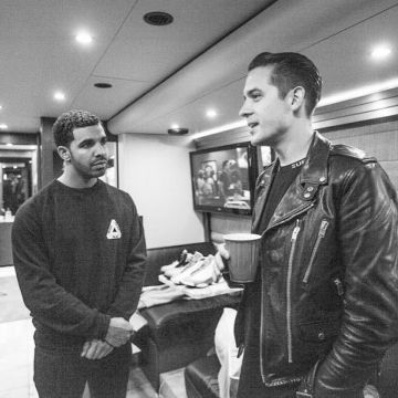 Palais Sweat-shirt en Coton Noir porté par Drake sur l'Instagram account @g_eazy