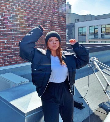 El trote de Yasmine Golotchoglova en la cuenta de Instagram de @golotchoglova