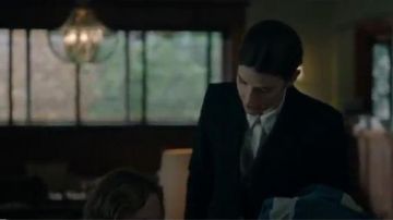 Camisa Dot Triangle usada por Dex Parios (Cobie Smulders) en Stumptown Temporada 01 Episodio 05