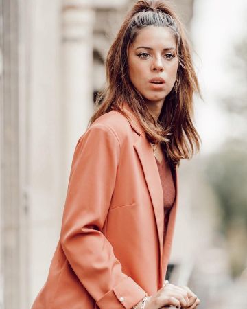 The blazer Marta Riumbau on the account Instagram of @riumbaumarta