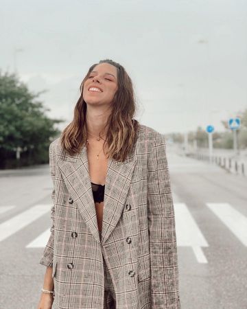 The blazer Marta Riumbau on the account Instagram of @riumbaumarta