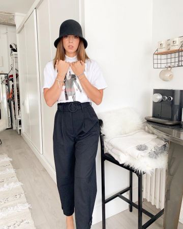 Los pantalones de Marta Riumbau en la cuenta de Instagram de @riumbaumarta