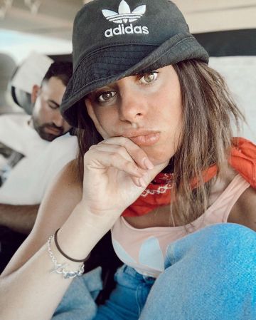 El bob adidas de Marta Riumbau en la cuenta de Instagram de @riumbaumarta
