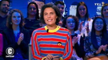 Suéter a rayas y parche de Alessandra Sublet en C'est Canteloup