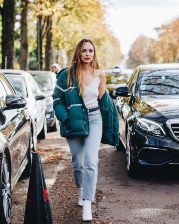 Jacket green lacoste of Ophélie Duvillard account on the Instagram of @opheduvillard