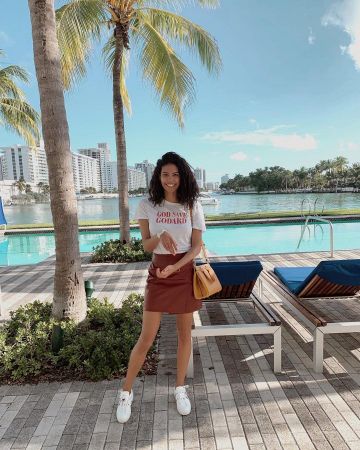 Falda de Chloé Mortaud en la cuenta de Instagram de @chloemortaud