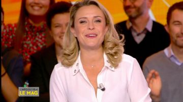 The shirt ecru collar with eyelets Isabelle Moreau in The Info of the true