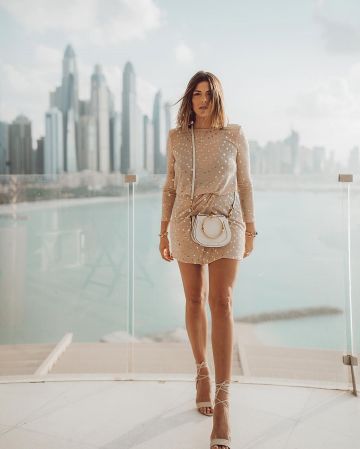 Robe Avec épaulettes de Natalia Cabezas sur l'Instagram account @trendy_taste