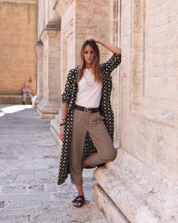 Haut blanc de Elisa Taviti sur l'Instagram account @elisataviti