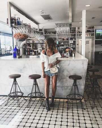 Suéter de punto blanco de Natalia Cabezas en la cuenta de Instagram @trendy_taste