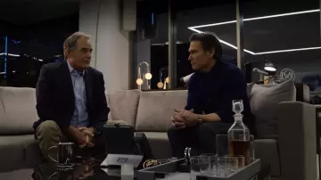 Cisco CP-8865-K9 IP Phone of Cory Ellison (Billy Crudup) in The Morning Show (S01E01)