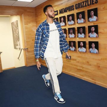 Les Sneakers Jordan 1 Retro High Obsidian UNC de Kyle Anderson sur le compte Instagram de @leaguefits