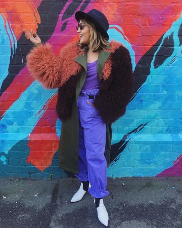 Andie Two-Tone Shearling Jacket of Jessica Mauboy on the Instagram account @jessicamauboy1