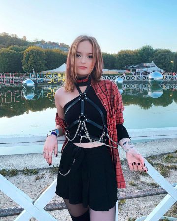 El arnés usado por Estelle Fitz en la cuenta de Instagram de @estellefitz