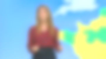 La chemise coupe droite - Imprimé fleuri rouge et noir de Chloé Nabédian dans Météo de France 2 le 03.11.2019