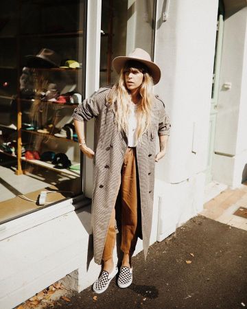 The Vans Slip On checkerboard worn by Marion Gruber on the account Instagram of @fringeandfrange