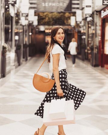 The skirt midi polka dot Daphne Moreau on the account Instagram of @daphnemoreau
