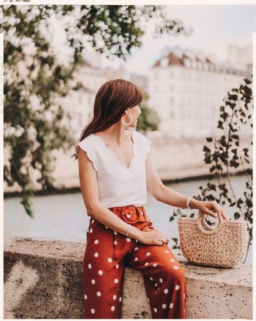 The basket half moon worn by Daphne Moreau on the account Instagram of @daphnemoreau
