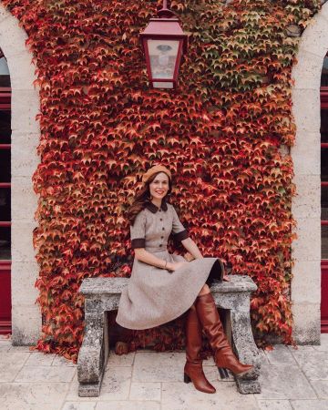 The leather boots with heels brown of Daphne Moreau on the account Instagram of @daphnemoreau