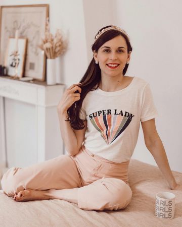 La camiseta de Super Lady usada por Daphne Moreau en la cuenta de Instagram de @daphnemoreau