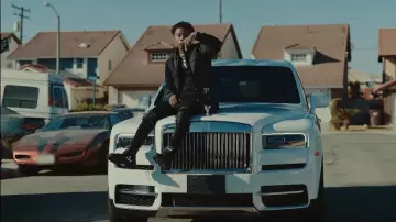 Rick Owens DRKSHDW Noir single-breasted veste cintrée de Roddy Ricch dans la vidéo YouTube Roddy Ricch - Début Wit Me (feat. Gunna) [Official Music Video]