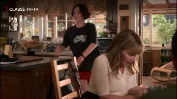 T shirt Nike sb de Casey Gardner (Brigette Lundy-Paine) dans Atypical (S03E02)