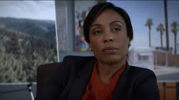 The blazer Lenore Pool (Karen Pittman) in Living with Yourself (S01E01)