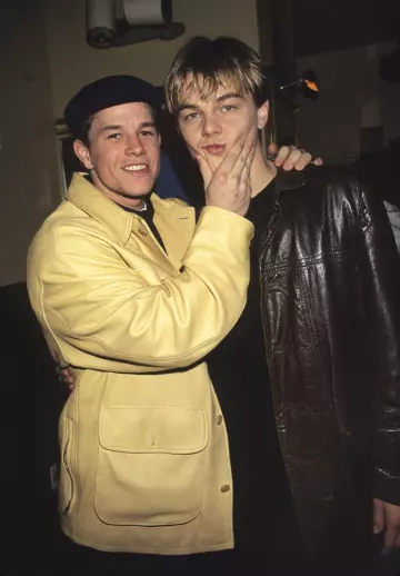 La veste en cuir marron foncé portée par Leonardo DiCaprio lors d'une soirée promotionnelle de The Basketball Diaries