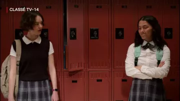 Montre fitbit violet de Casey Gardner (Brigette Lundy-Paine) dans Atypical (S03E02)