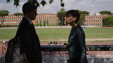 La chaqueta deportiva Adidas de Monica Petrelli Younes (Claudia Pandolfi) en Baby (S01E01)