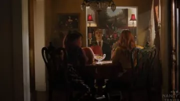 Lavé Noir, Boucle ardillon Jamie Jeans portés par Toni Topaze (Vanessa Morgan) dans Diva Saison 4 Episode 4