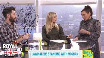 Ba&sh Dark Blue Long Sleeve Mi­di Dress worn by Melanie Bromley on E! News October 30, 2019