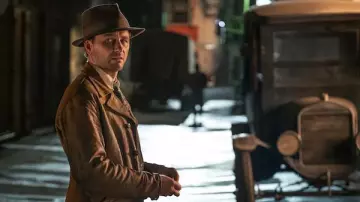 Vintage Leather jacket worn by Perry Mason (Matthew Rhys) as seen in Perry Mason (Season 1)