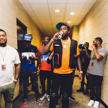 Héron Preston Outil Gilet Noir porté par Meek Mill sur l'Instagram account @meekmill