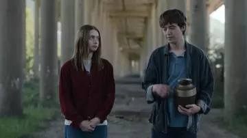Red Burgundy Long-sleeve Corduroy Casual Shirt worn by Alyssa (Jessica Barden) in The End of the F***ing World (S02E08)