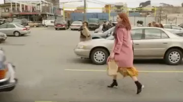 Gucci Can­dy Em­broid­ed An­kle Boots worn by Lexi (Anne Hathaway) in Modern Love Season 01 Episode 03