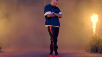 Raf Simons Sneakers usadas por Chirs Brown en el video de YouTube Tyga - Haute (Video Oficial) ft. J Balvin, Chris Brown