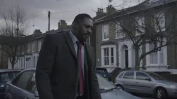 Aubin & Wills wool overcoat worn by DCI John Luther (Idris Elba) in Luther (S05E04)