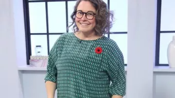 Weekend Max Mara Green Print­ed worn by Jess on The Loop November 1, 2019