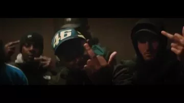 The bonnet Louis Vuitton worn by OldPee in the clip Fuck the 17 13 Block
