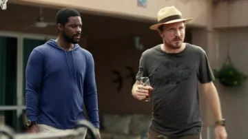 Triumph vintage logo de l'Union Jack t-shirt porté par la Matice (Jean Hoogenakker) comme on le voit dans les de Tom Clancy, Jack Ryan (S02E02)