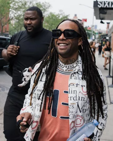 Palais Blanc Paysage urbain Veste de Ty Dolla $ign sur l'Instagram account @tydollasign