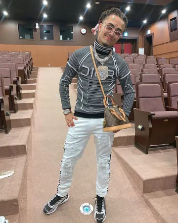 Amiri Jeans White de Lil Pump en la cuenta de Instagram @lilpump