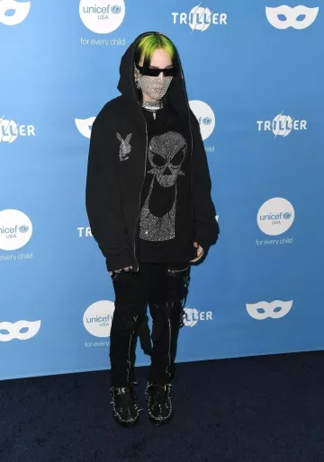 Chain choker worn by Billie Eilish for UNICEF Masquerade Ball at Kimpton La Peer Hotel on October 26, 2019 in West Hollywood, California.