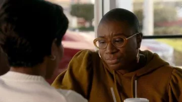 Ulla Johnson Brun Puff Manches Capuche porté par Henrietta 'Poule' Wilson (Aisha Hinds) dans le 9-1-1 Saison 03 Episode 07