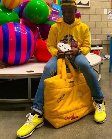 Polo Jaune à Capuche de Lil Uzi Vert sur l'Instagram account @liluzivert