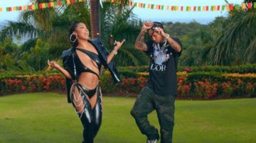 Dior x sorayama Black Di­nosaur & Lo­go Print T Shirt of Tyga in the music video Shenseea - Blessed (feat. Tyga) (Official Music Video)